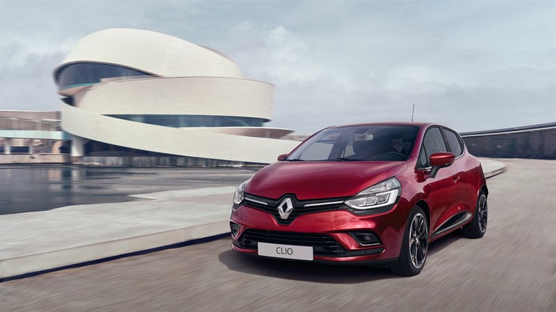 Nouvelle Renault CLIO - Véhicule rouge en ville